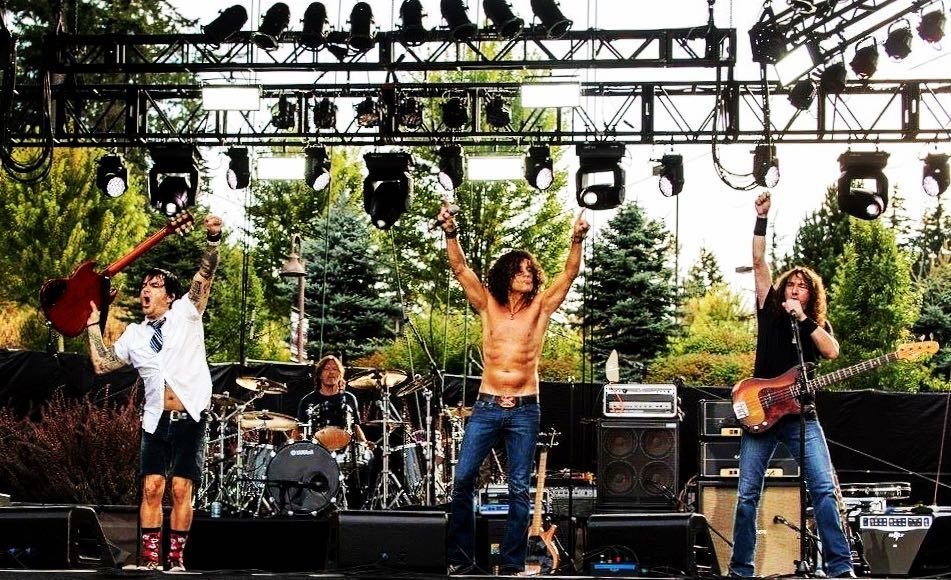 AC/DC - 45. Юбилейное шоу. Bon Fire (США), Easy Dizzy (Москва)