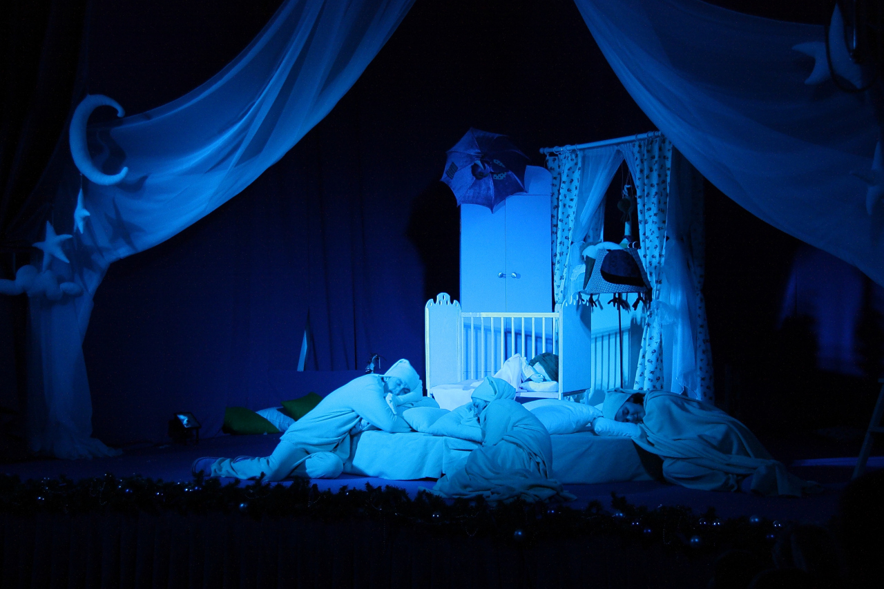 Как Маша поссорилась с подушкой