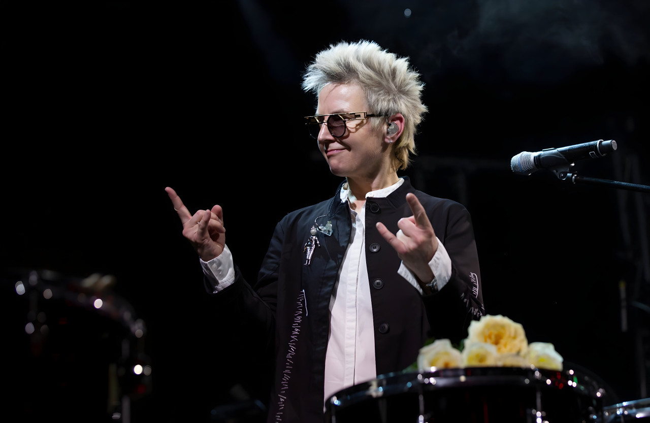 группа "СУРГАНОВА И ОРКЕСТР"