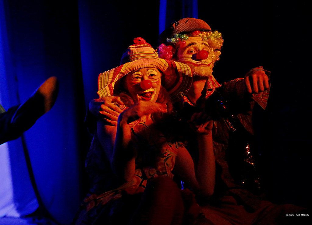 Любовь ещё быть может...