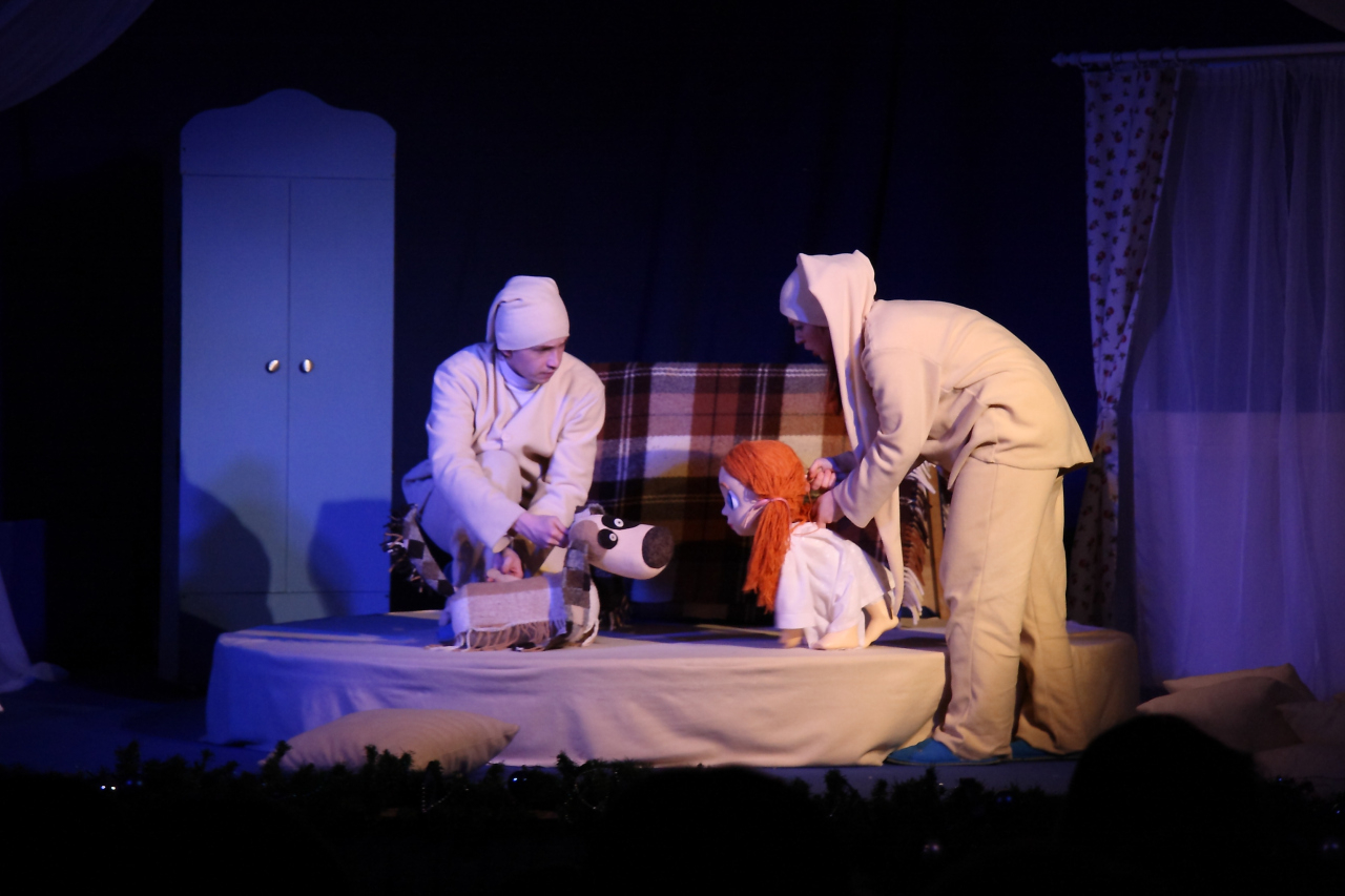 Как Маша поссорилась с подушкой