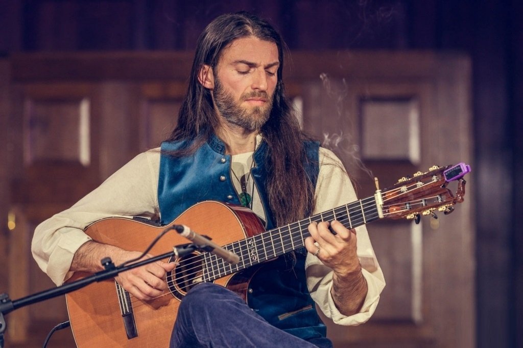 Эстас Тонне (ESTAS TONNE)