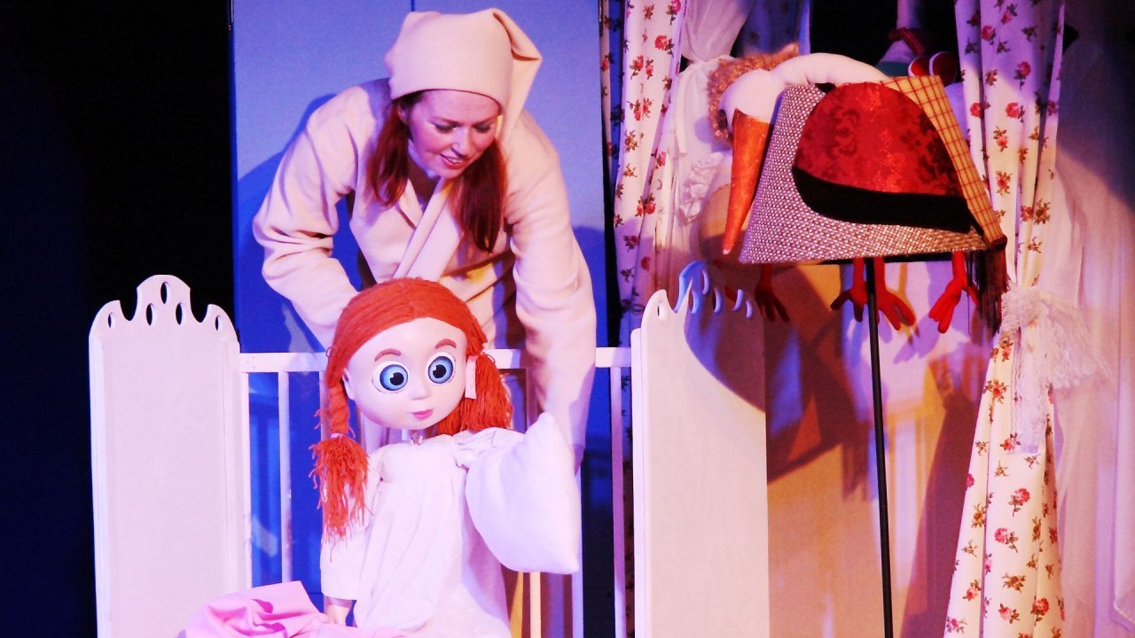 Как Маша поссорилась с подушкой