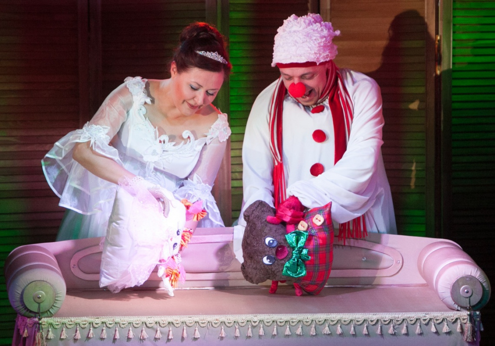 "Приключения принцессы Подушечки". Максим Холл. 0+