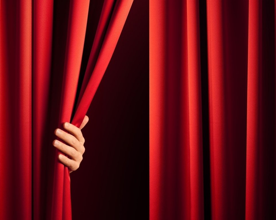 Театр «На Плотинке — мастерская сатиры» Спектакль «Под куполом в раю»