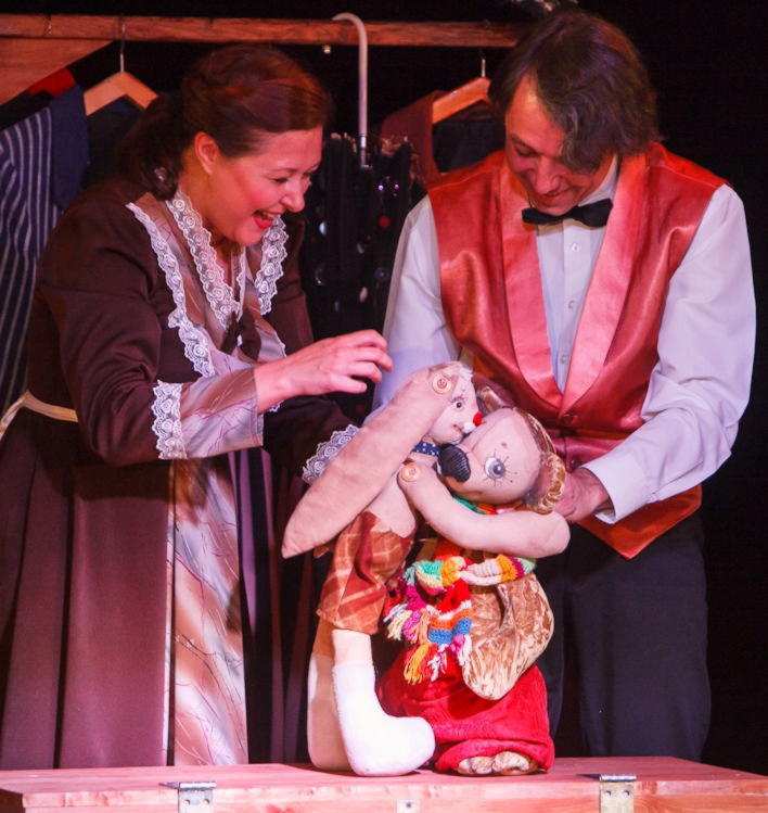 "Заяц-хвастун и волшебная пуговка". Максим Холл. 0+