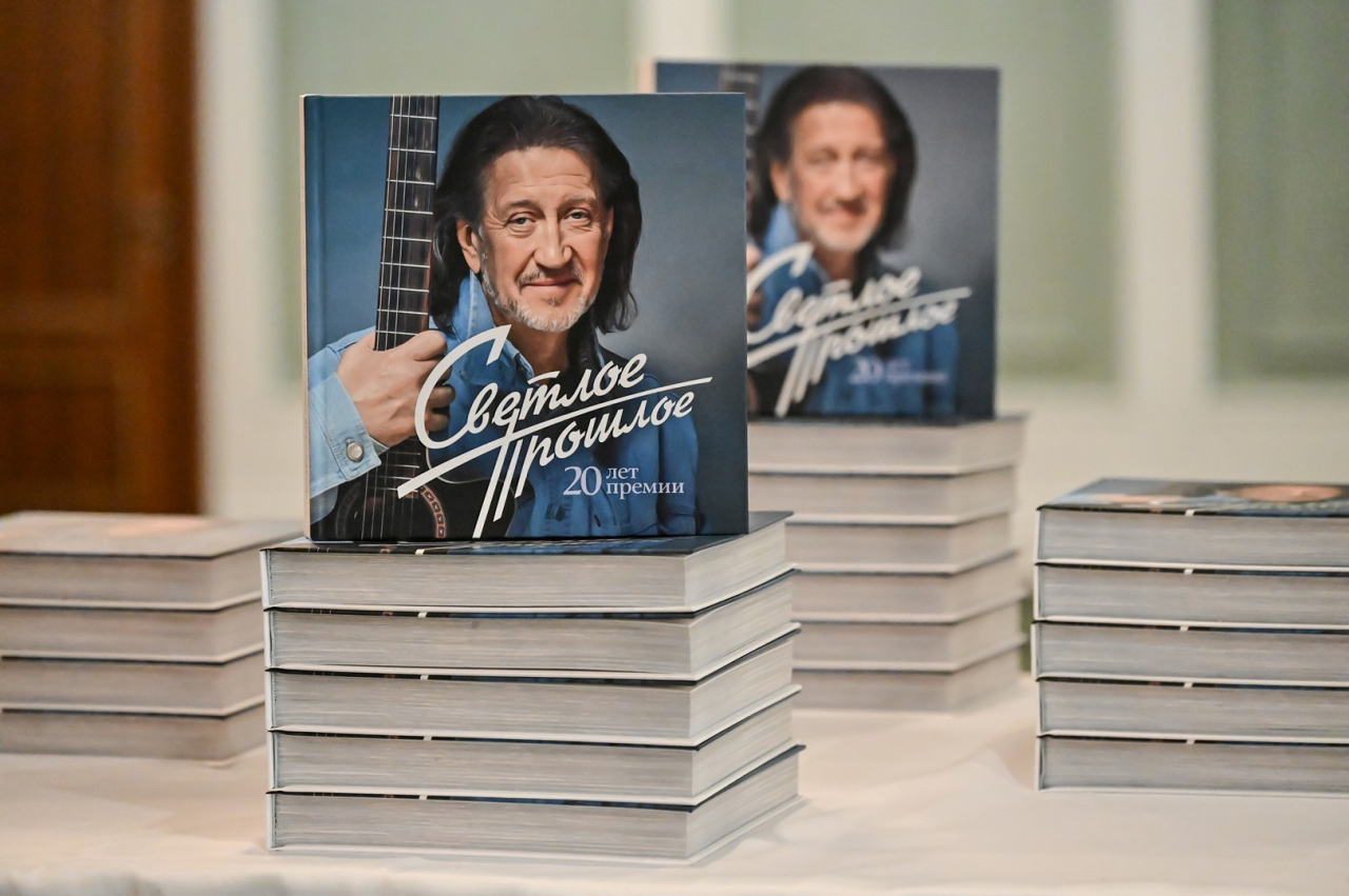 ОЛЕГ МИТЯЕВ