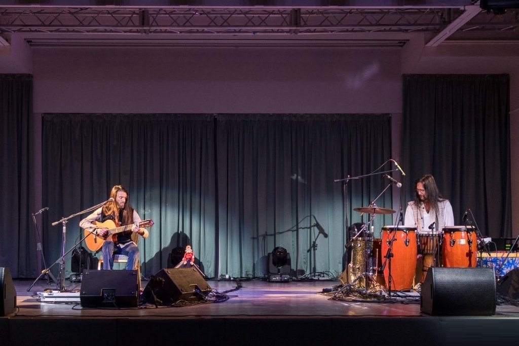 Эстас Тонне (ESTAS TONNE)