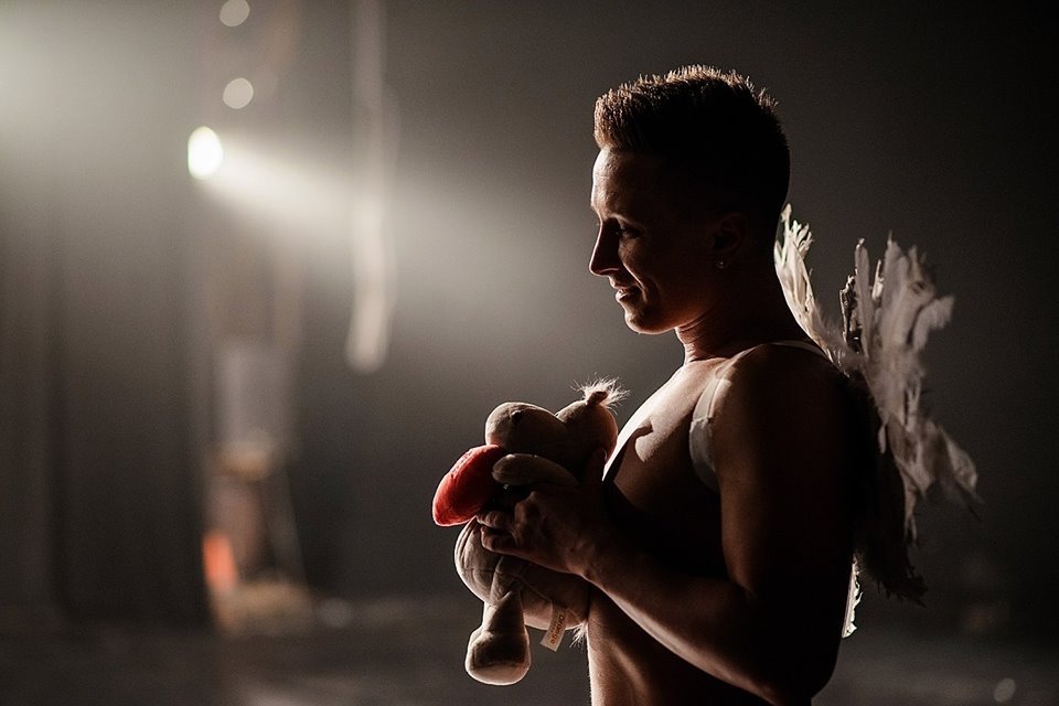 Шоу под дождем