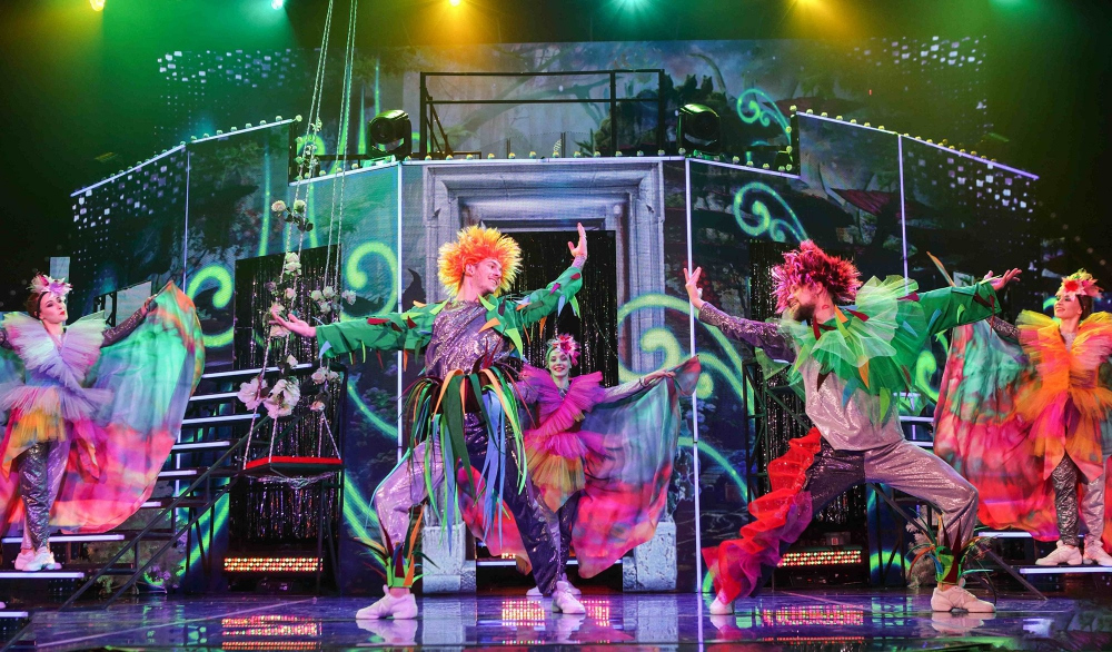 "Новогодняя лавка чудес". 6+