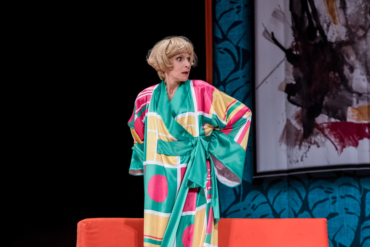 "Почему каждый раз..." в ролях: Л. Артемьева, В. Андреев