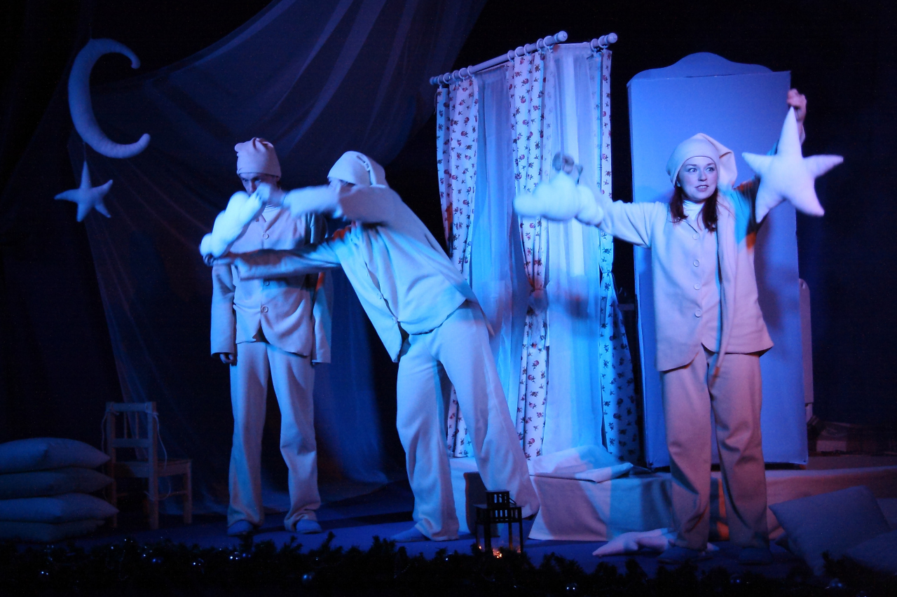 Как Маша поссорилась с подушкой